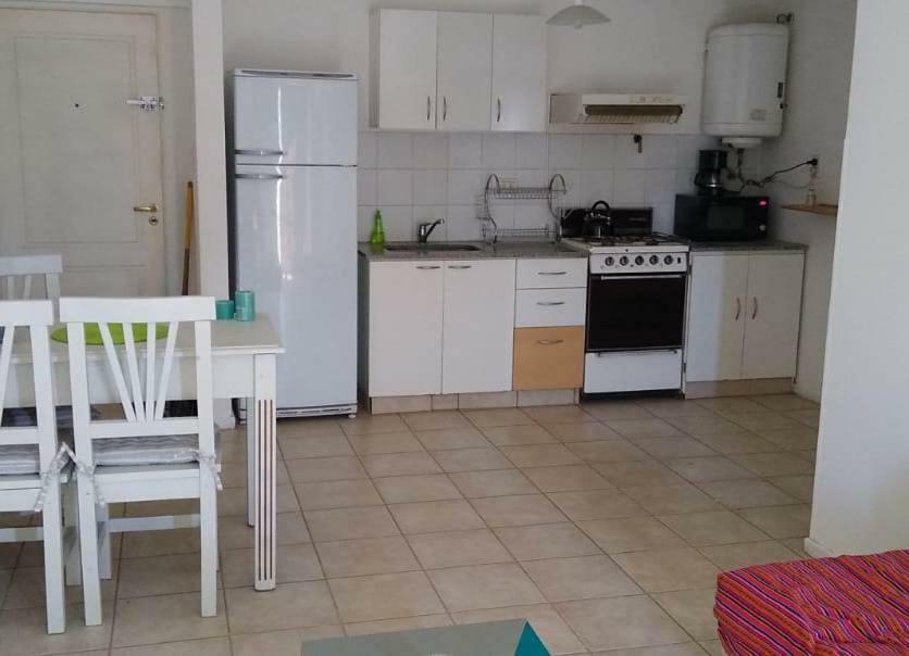 Ferienwohnung Dpto Con Balcon, Muy Buena Ubicacion Neuquén Exterior foto